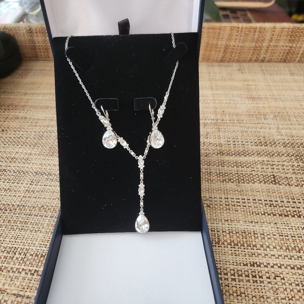 Emanuel Ungaro necklace and earrings set NEW
